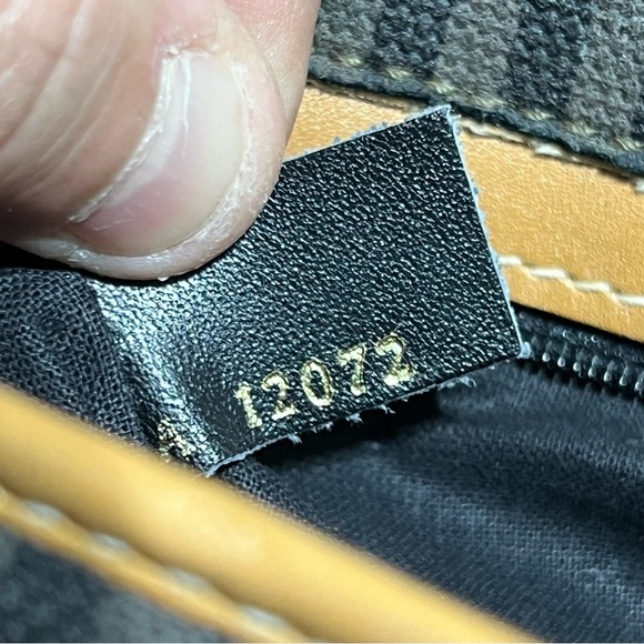 Fendi Vintage Roma Crossbody - Picture 12 of 12